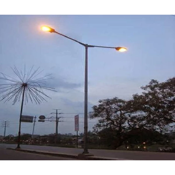 Tiang Lampu Jalan PJU 7 Meter Oktagonal Double Angle Ornament