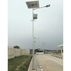 Tiang Lampu Tenaga Surya octagonal single angle 8 meter 