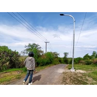 H 10m round street light pole with single parabol ornament