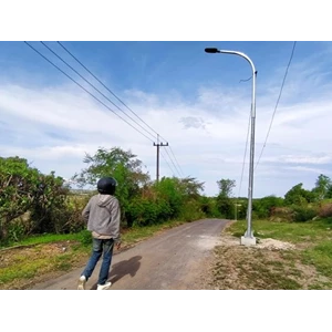 Tiang Lampu Jalan Bulat H 10m ornamen single parabol 
