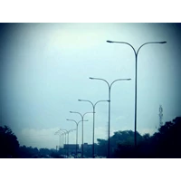 Tiang Lampu Jalan Hexagonal double angle 10m