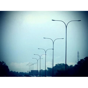 Tiang lampu jalan 12m double paraball hdg 
