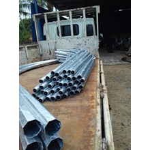 Tiang Lampu Jalan Oktagonal Ornament Double 6 Mete