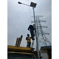 Round Ornamnet Solar Street Light Pole