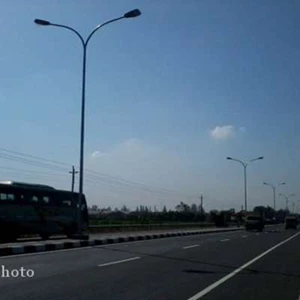 Tiang PJU—tiang penerangan jalan umum—